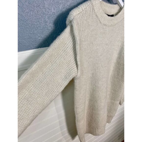 Vero Moda Daisy Shoulder White Knit Long Sleeve Sweater - Picture 4 of 11